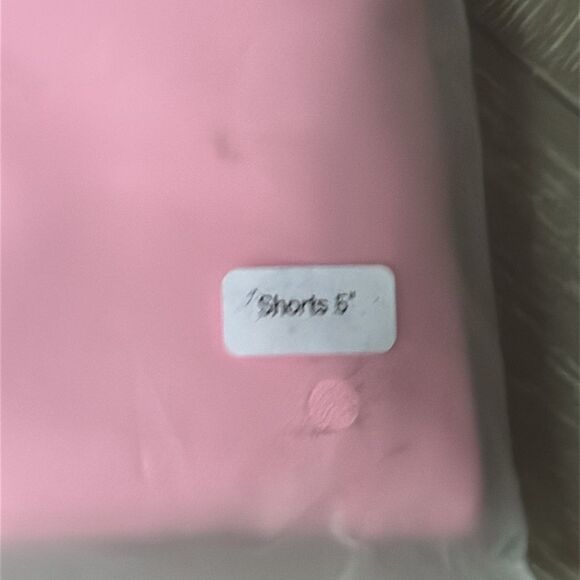Tres piñas Women's‎ OMG Shorts 5" | Pink Glitter
Medium NWT in packaging - Picture 7 of 7